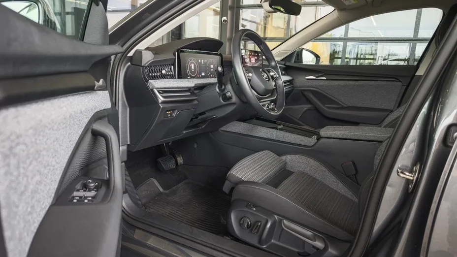 SKODA Superb Superb 2.0 TDI SCR Selection DSG