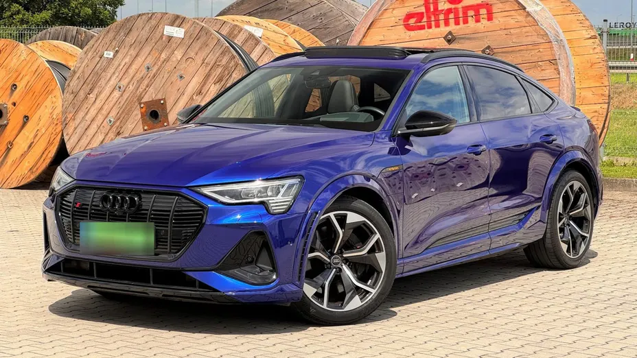 AUDI e-tron Sportback -