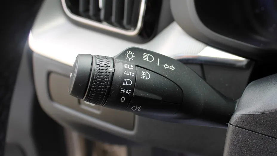 VOLVO XC60 XC60 B4 D AWD Plus Dark aut