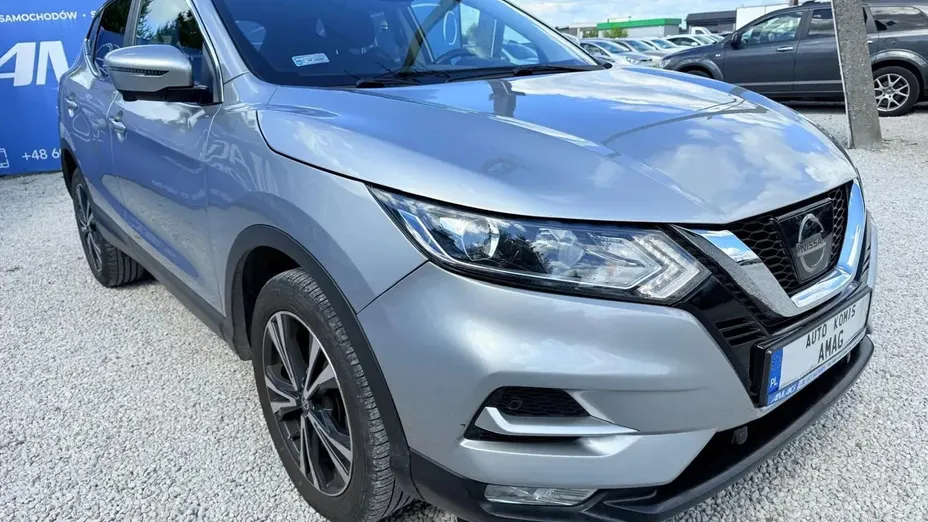 NISSAN Qashqai -