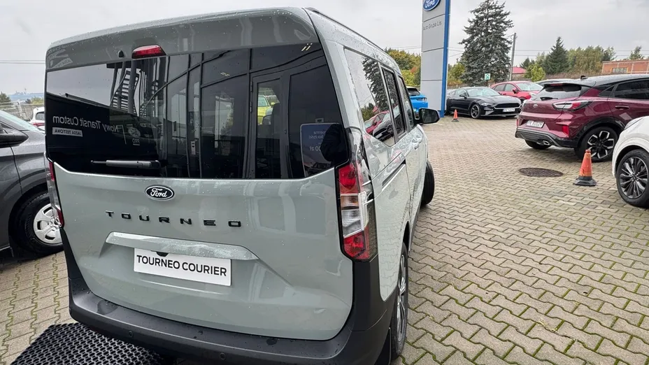 FORD Tourneo Courier Tourneo Courier 1.0 EcoBoost Titanium Nowy