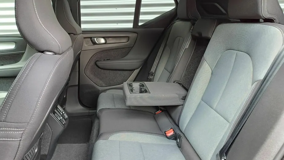 VOLVO XC40 XC40 B3 Plus Dark aut