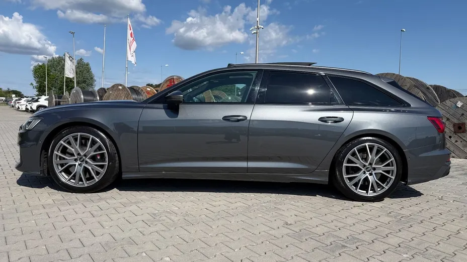 AUDI S6 -