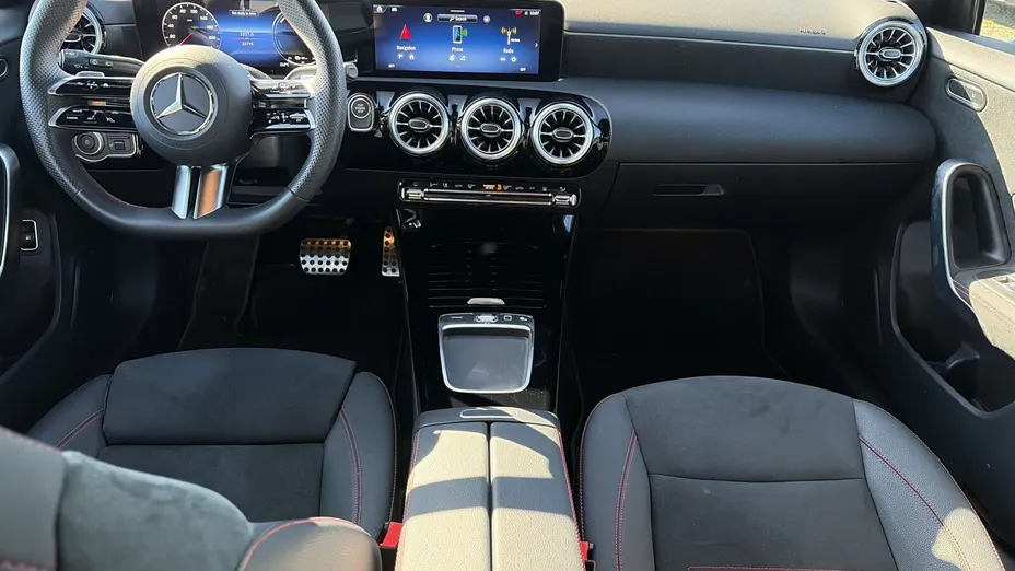MERCEDES-BENZ A Klasa A 250 e PHEV AMG Line 8G-DCT
