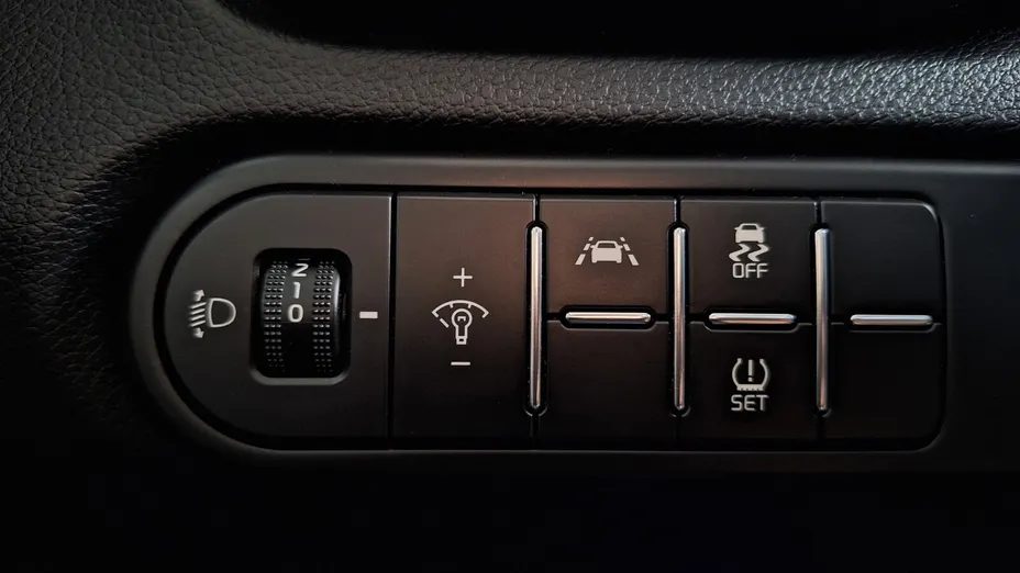 KIA Cee'd Ceed 1.4 T-GDI L Business Line DCT