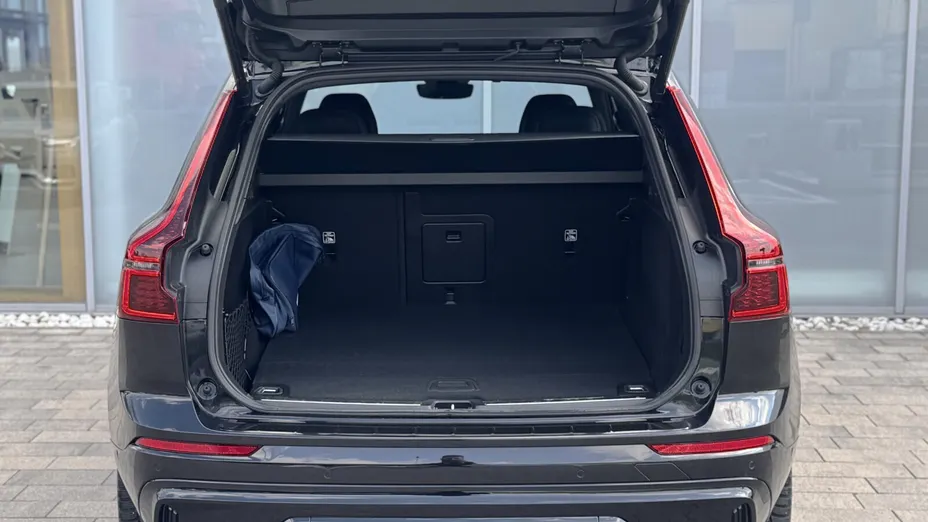 VOLVO XC60 XC60 T8 Plug-In Hybrid AWD Ultra Black Edition aut