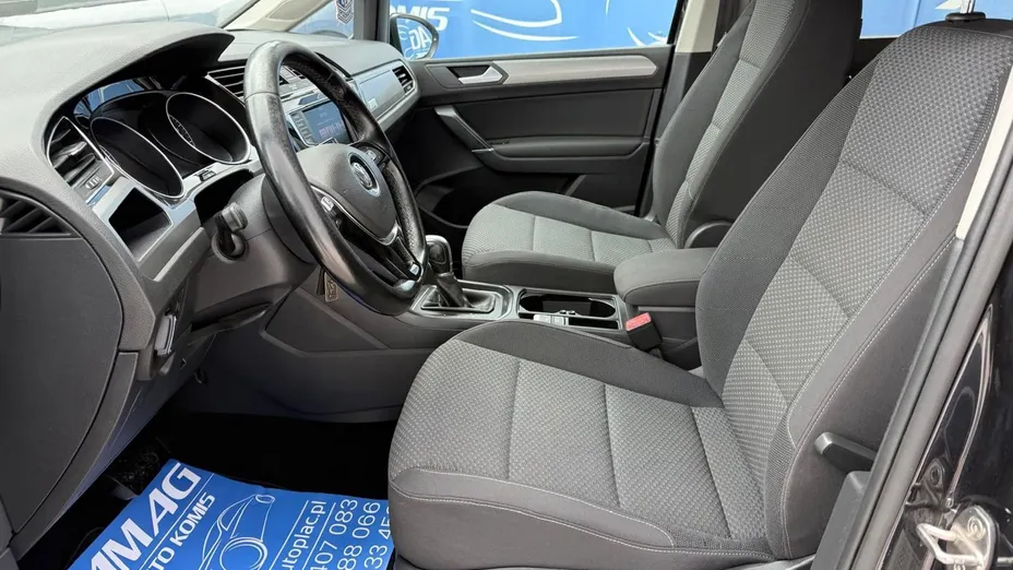 VOLKSWAGEN Touran -