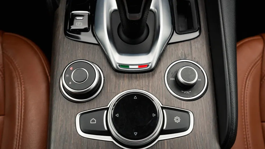 ALFA ROMEO Giulia Giulia 2.0 Turbo Veloce TI Q4 aut