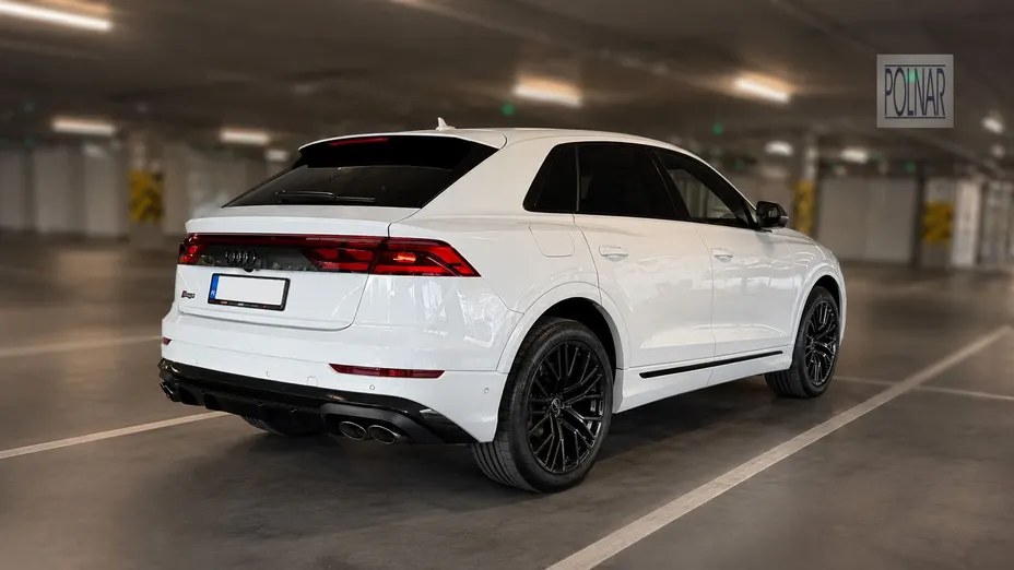 AUDI SQ8 -