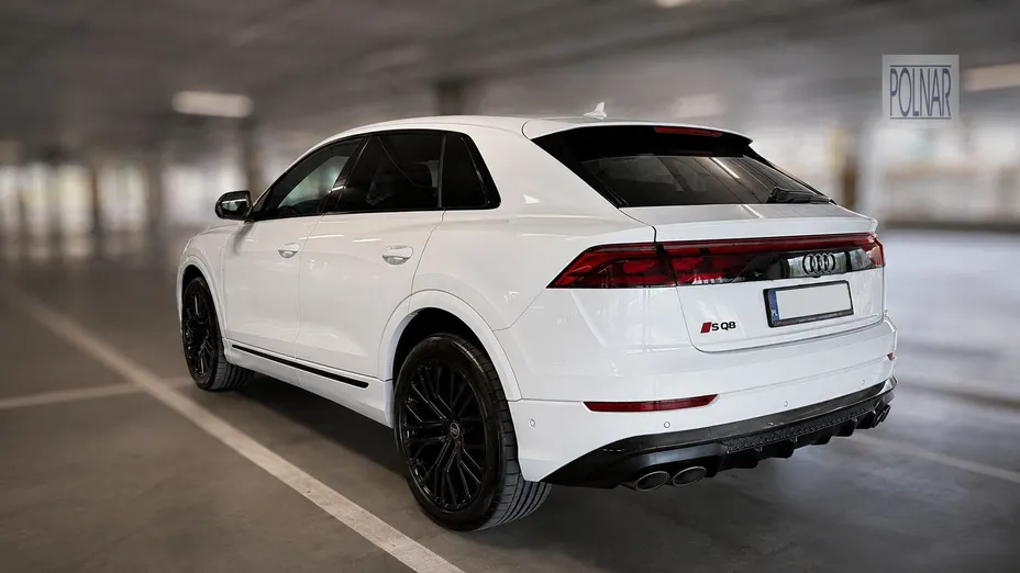 AUDI SQ8 -