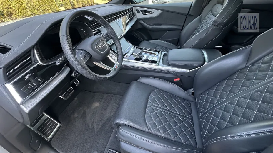 AUDI SQ8 -