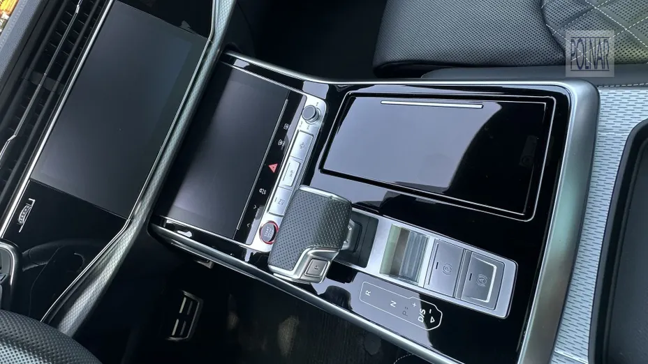 AUDI SQ8 -