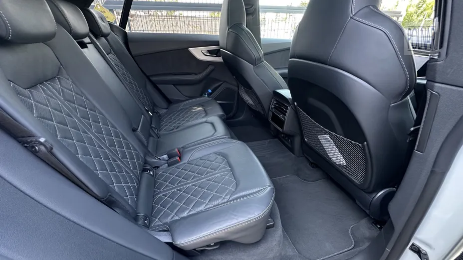 AUDI SQ8 -
