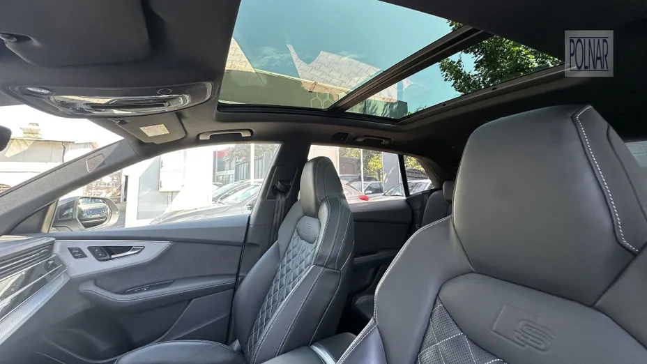 AUDI SQ8 -