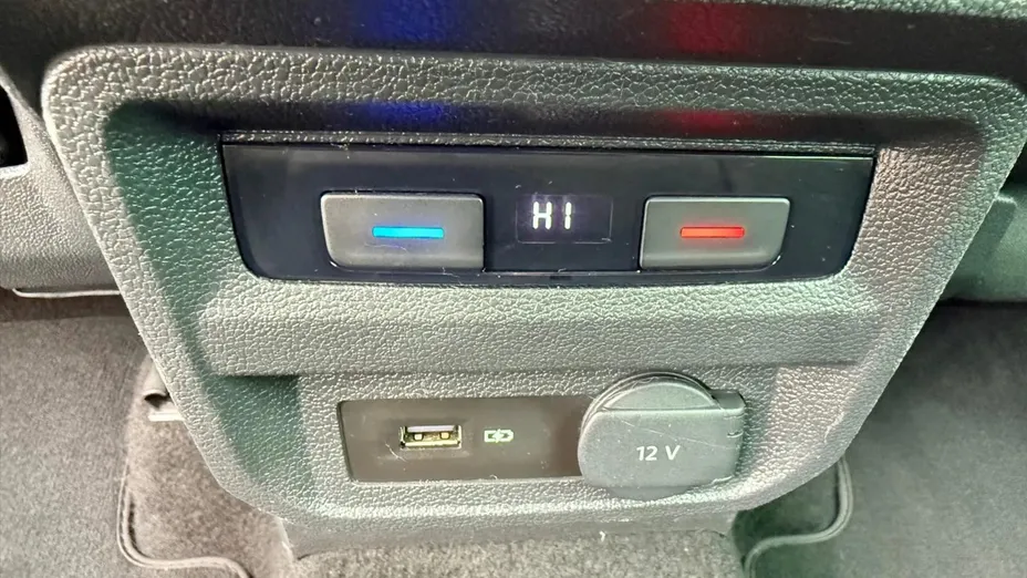 VOLKSWAGEN Tiguan -
