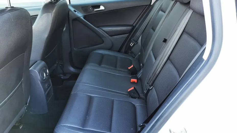 VOLKSWAGEN Tiguan -