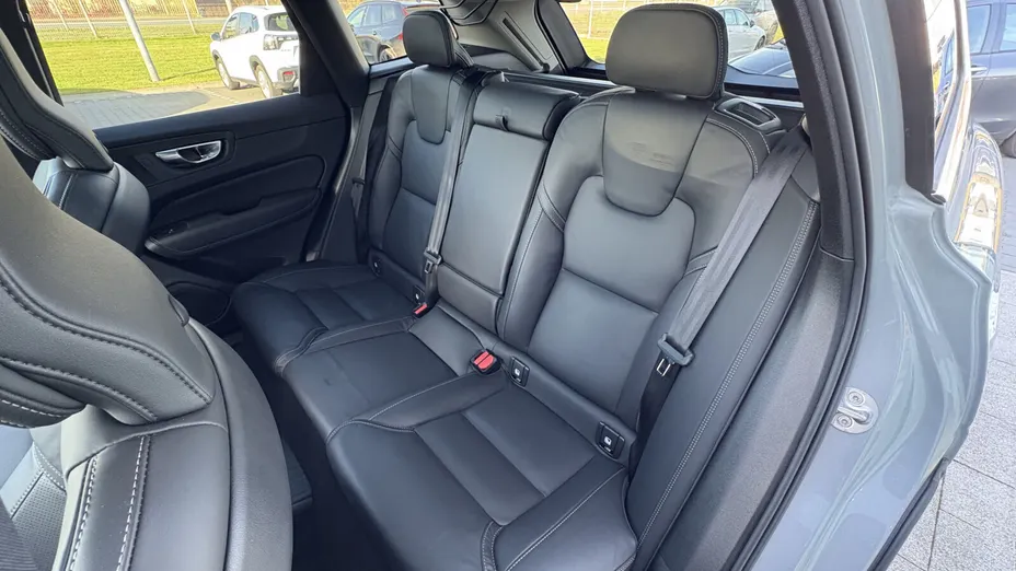 VOLVO XC60 XC60 T6 Plug-In Hybrid AWD Ultra Bright aut