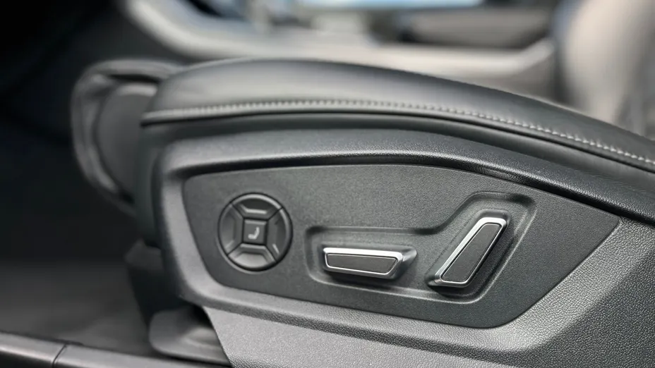 AUDI SQ8 -