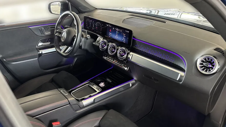 MERCEDES-BENZ GLB GLB 200 mHEV AMG Line 7G-DCT