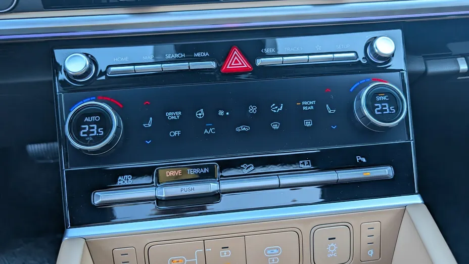 HYUNDAI Santa Fe Santa Fe 1.6 T-GDI HEV Calligraphy 4WD aut 6os. Nowy