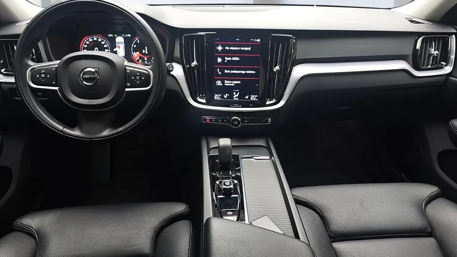 VOLVO V60 V60 B3 B Momentum aut