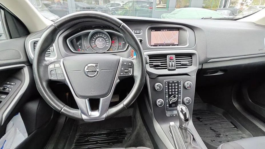 VOLVO V40 V40 D3 Drive-E SCR Momentum aut