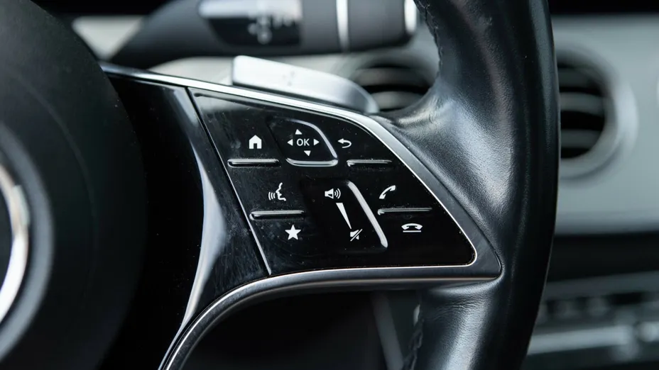 MERCEDES-BENZ E Klasa E 220 d 4-Matic AMG