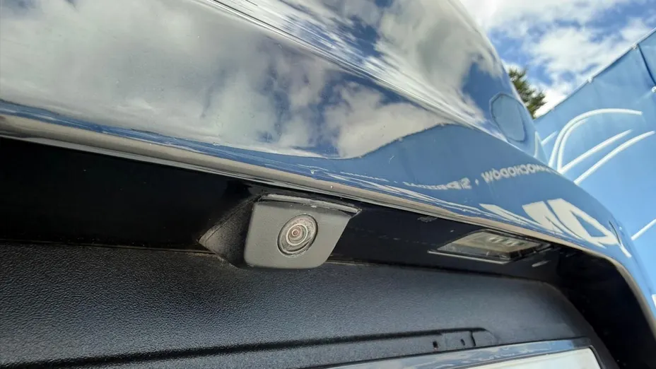 PORSCHE Macan -