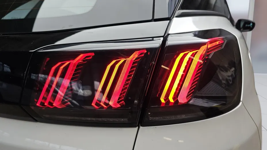 PEUGEOT 3008 3008 1.5 BlueHDi Active Pack S&S EAT8