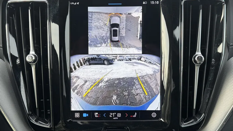 VOLVO XC60 XC60 T6 Plug-In Hybrid AWD Ultra Dark aut