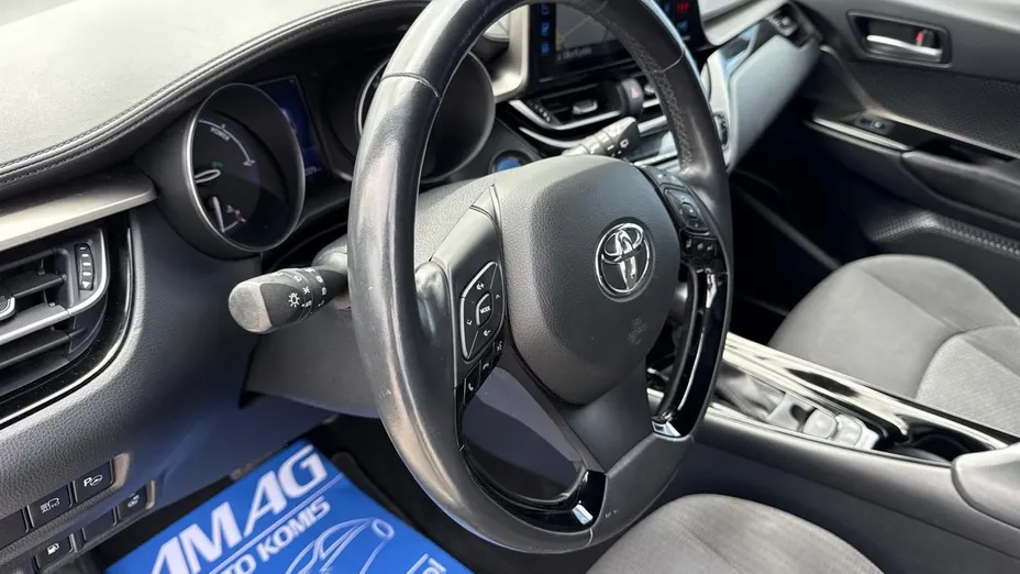 TOYOTA C-HR -