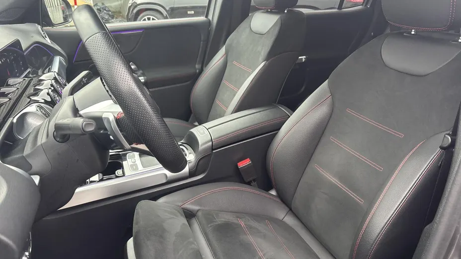 MERCEDES-BENZ GLB GLB 200 mHEV AMG Line 7G-DCT