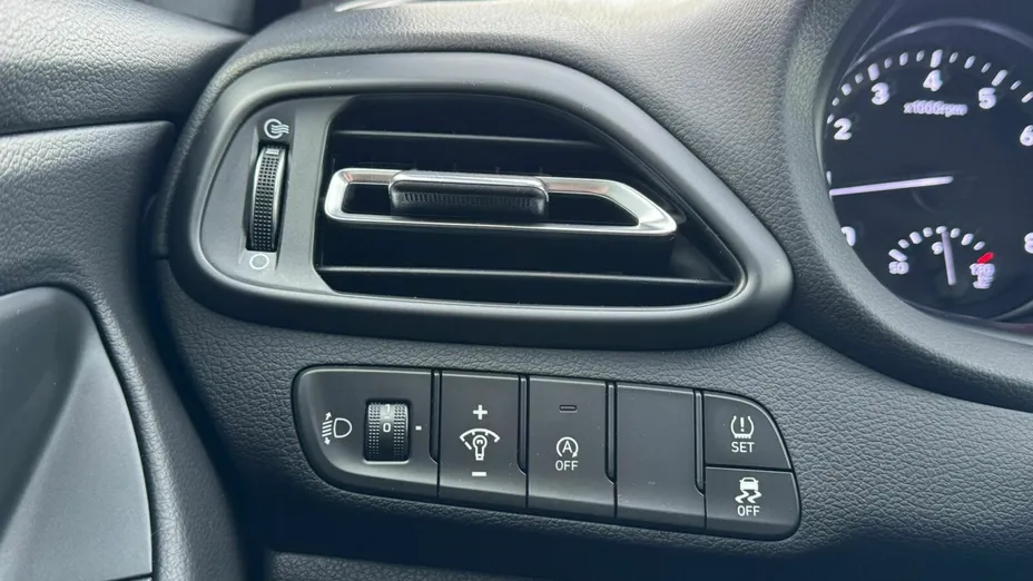 HYUNDAI i30 i30 1.0 T-GDI Smart