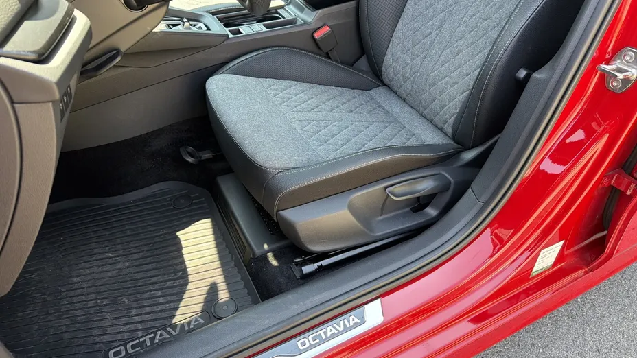 SKODA Octavia Octavia 1.5 TSI mHEV Selection DSG
