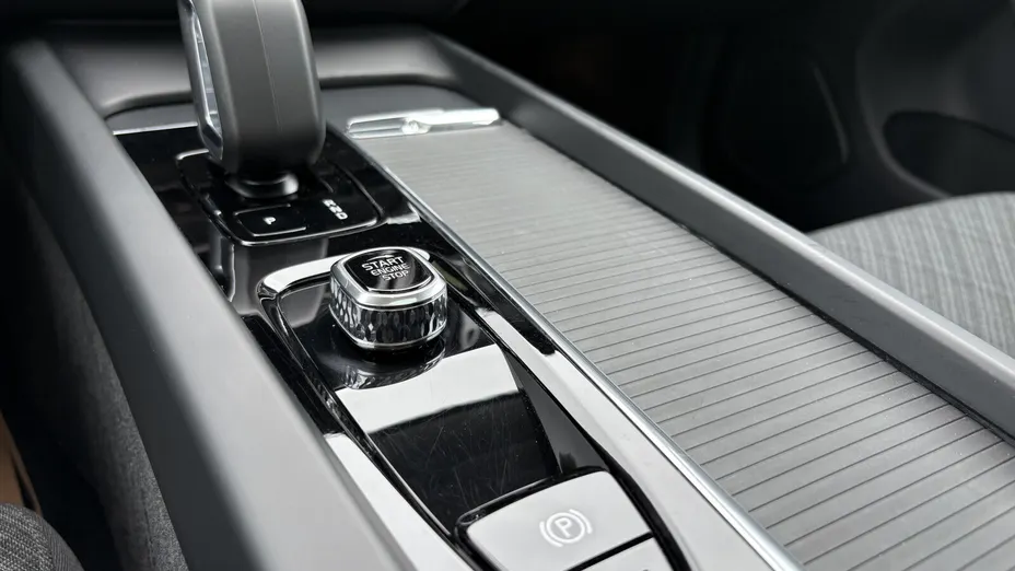 VOLVO XC60 XC60 T6 Plug-In Hybrid AWD Core aut