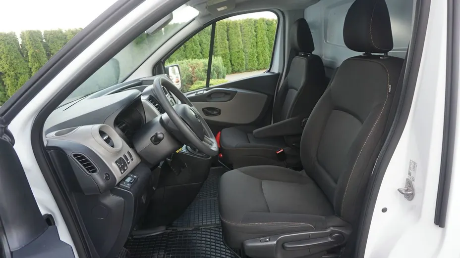 RENAULT Trafic -
