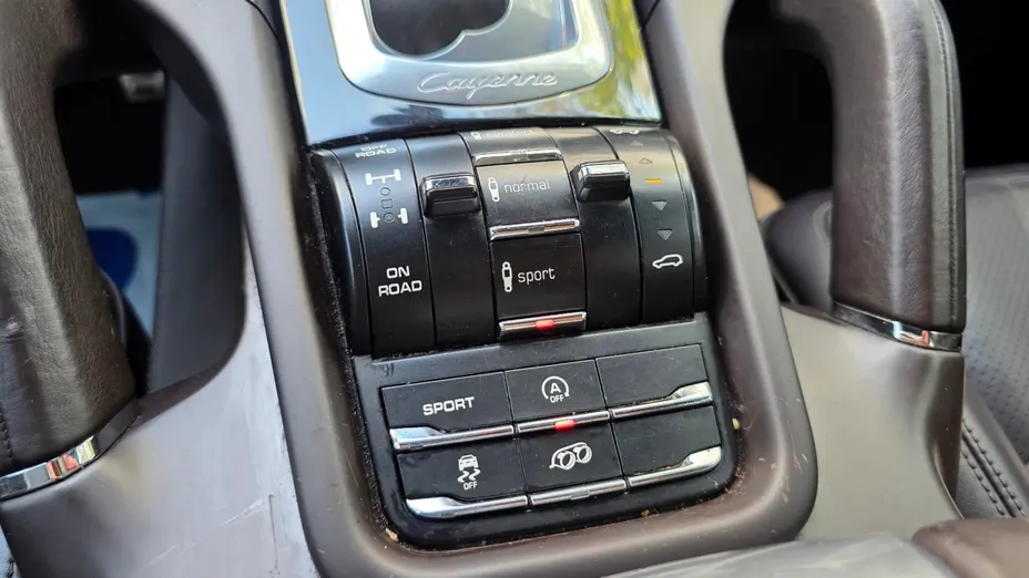 PORSCHE Cayenne -