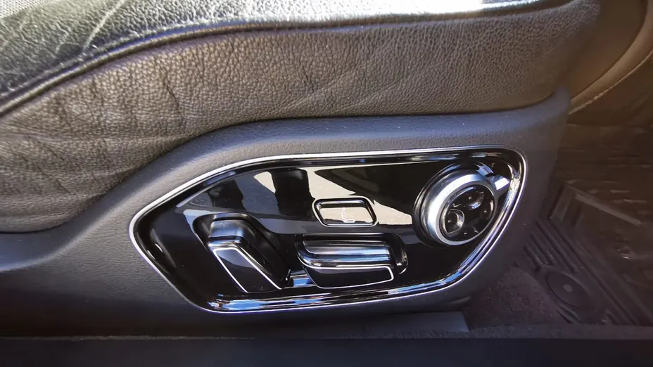 AUDI A8 -