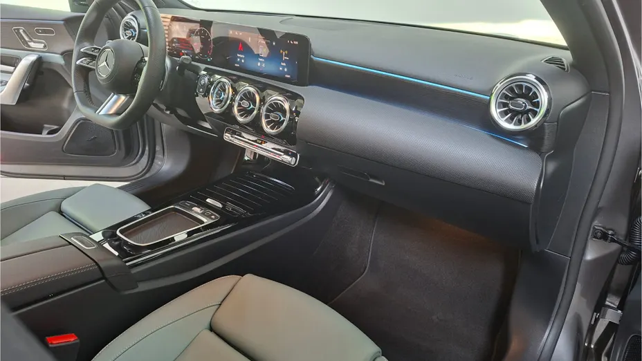 MERCEDES-BENZ A Klasa A 220 4-Matic AMG Line 8G-DCT