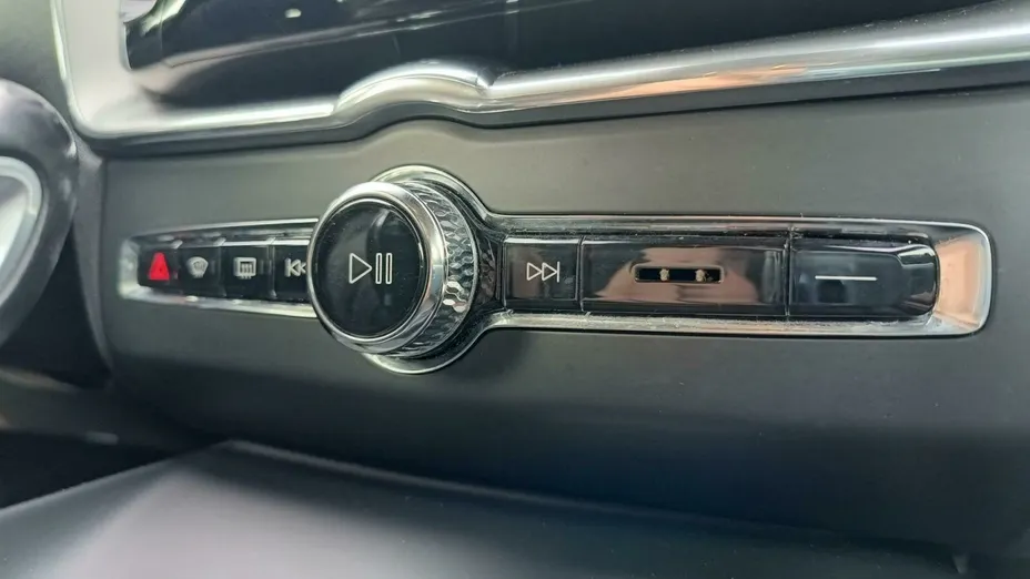 VOLVO XC60 XC60 T4 Momentum Pro aut