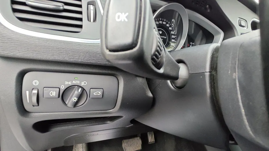 VOLVO V40 V40 D3 Drive-E SCR Momentum aut