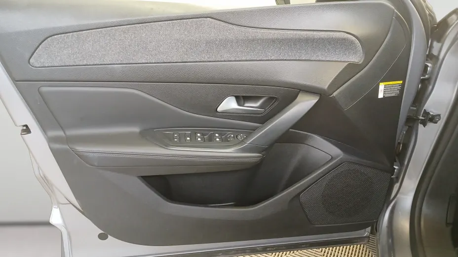 PEUGEOT 408 -