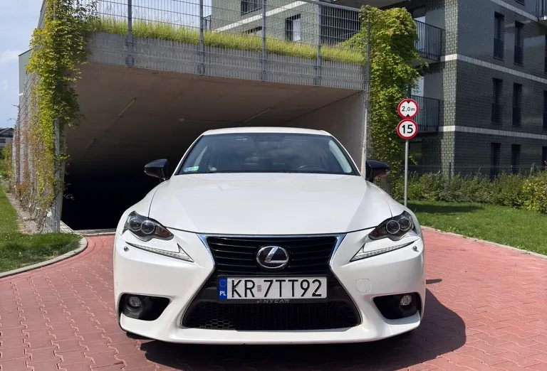 LEXUS IS IS 200t / 300 Black