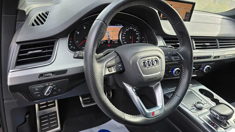 AUDI Q7 -