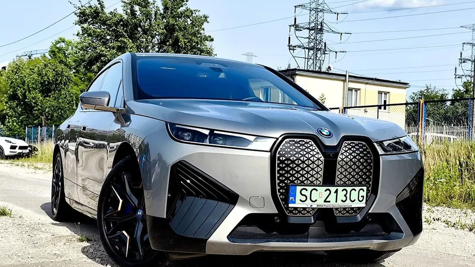 BMW iX iX xDrive40 76.6kWh Signature