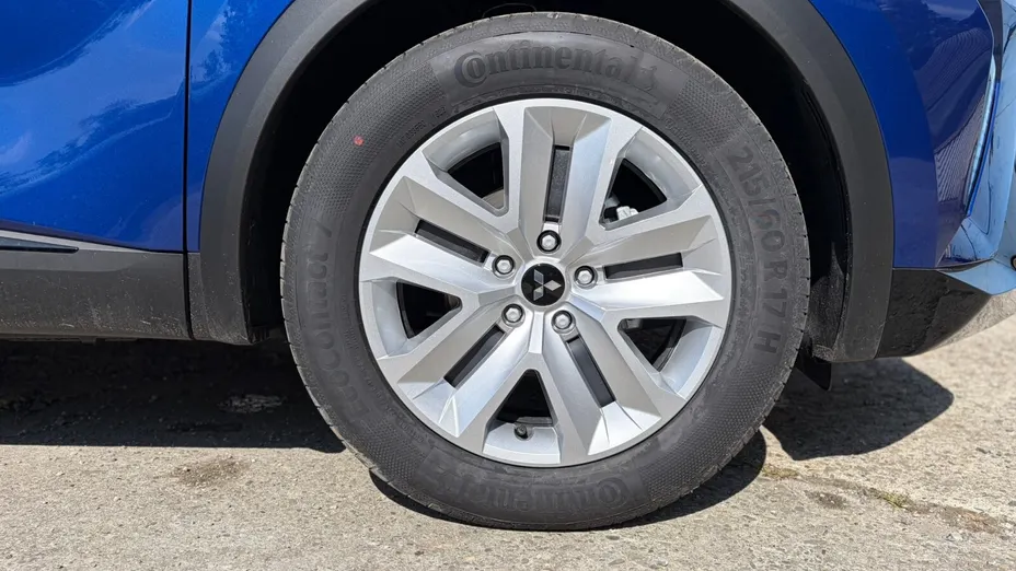 MITSUBISHI Grandis Grandis 1.3T mHEV Invite Cold DCT