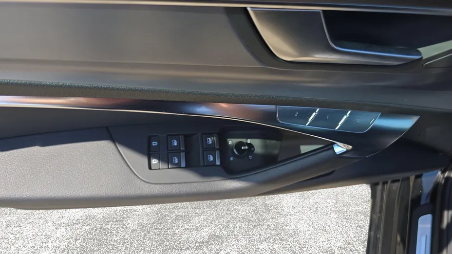 AUDI S6 Avant -