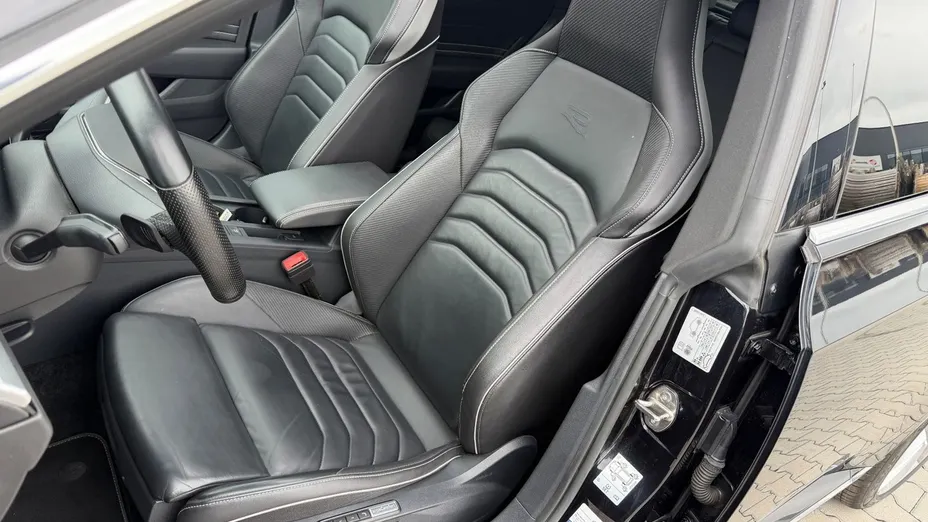 VOLKSWAGEN Arteon -