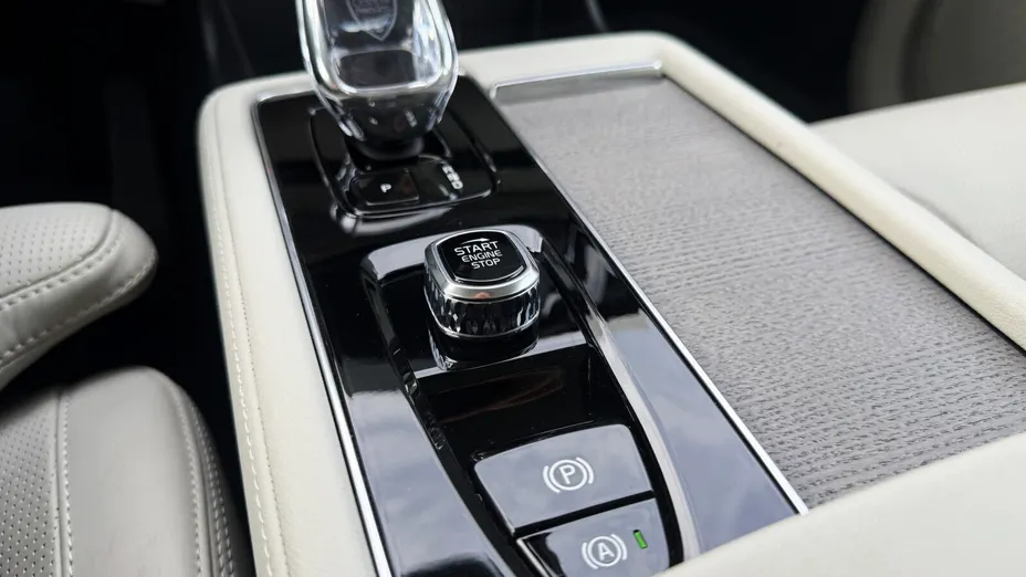 VOLVO XC90 XC90 B5 B AWD Plus Dark 7os aut