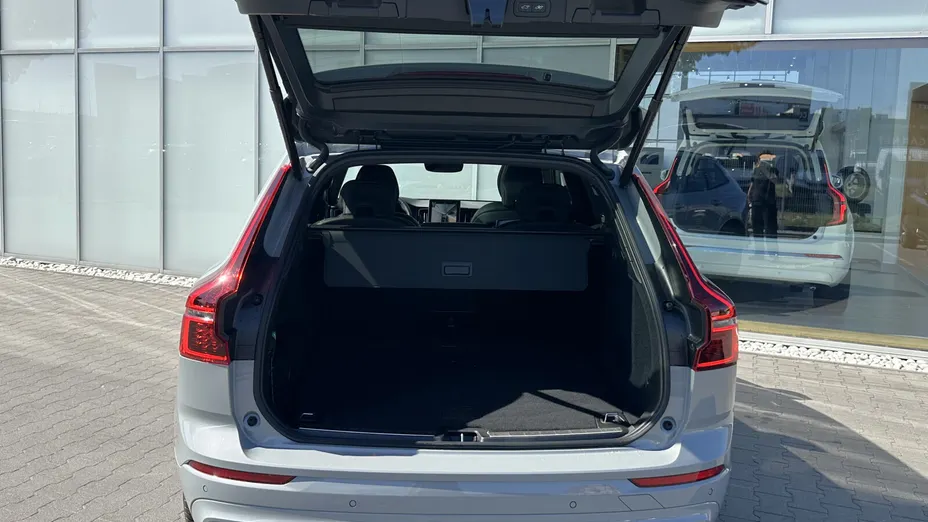 VOLVO XC60 XC60 T8 Plug-In Hybrid AWD Ultra Black Edition aut